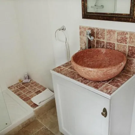 Manoir Petit Meysset فندق مبيت وإفطار سارلا لا كانيدا