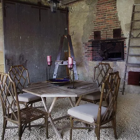 Manoir Petit Meysset فندق مبيت وإفطار سارلا لا كانيدا